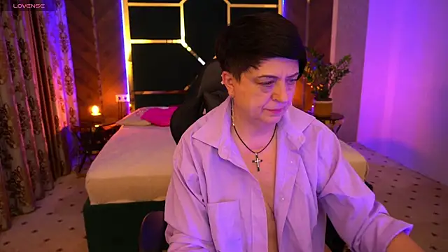 Snapshot of MilaSkyy chatting on March 10, 2025, 9:40 pm MilaSkyy online show from March 10, 2025, 9:40 pm