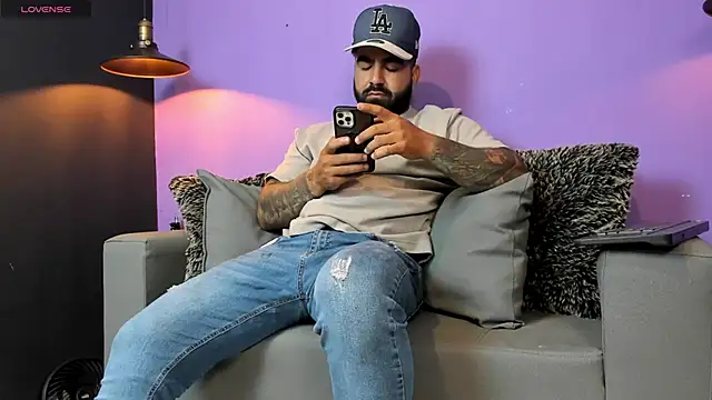 Snapshot of Lyon_vach chatting on July 28, 2026, 1:43 pm Lyon vach online show from July 28, 2026, 1:43 pm