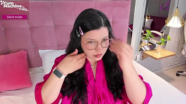 ArticaBelle online show from November 13, 2025, 4:38 am