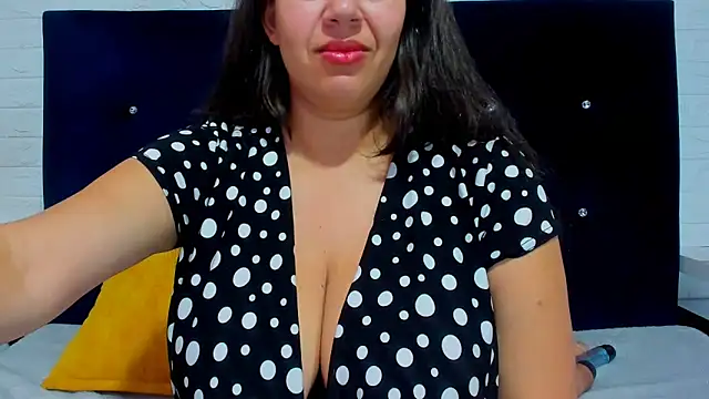 Snapshot of Catherine_tabarezx chatting on February 16, 2025, 11:49 am Catherine tabarezx online show from February 16, 2025, 11:49 am