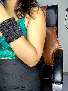 Black-Pearll online show from February 28, 2025, 4:31 pm