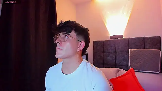 Snapshot of nolan_twink1 chatting on October 8, 2025, 2:24 am nolan twink1 online show from October 8, 2025, 2:24 am