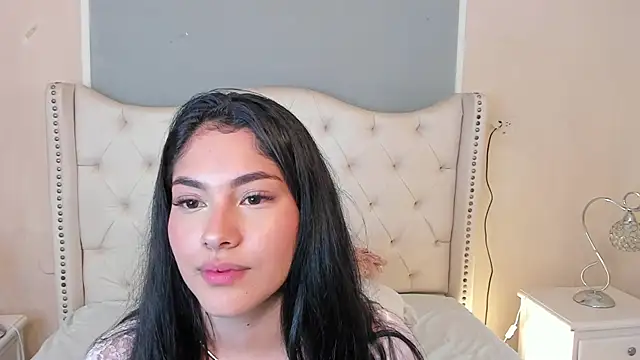 Mia Elowen online show from February 12, 2025, 4:01 am