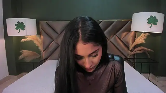 Mia Elowen online show from March 15, 2025, 10:44 pm