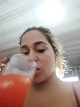 Snapshot of LaurenWelly_ chatting on November 18, 2025, 12:37 am LaurenWelly online show from November 18, 2025, 12:37 am