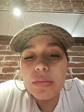 Snapshot of LaurenWelly_ chatting on November 24, 2025, 9:59 pm LaurenWelly online show from November 24, 2025, 9:59 pm