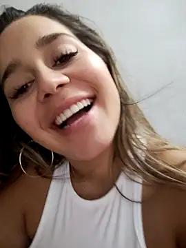 Snapshot of LaurenWelly_ chatting on October 5, 2025, 8:32 pm LaurenWelly online show from October 5, 2025, 8:32 pm