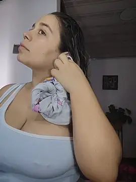 Snapshot of LaurenWelly_ chatting on July 17, 2026, 6:27 pm LaurenWelly online show from July 17, 2026, 6:27 pm