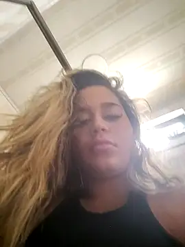 Snapshot of LaurenWelly_ chatting on October 1, 2025, 1:37 pm LaurenWelly online show from October 1, 2025, 1:37 pm