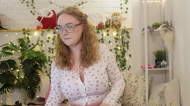 Snapshot of MonicaAsis chatting on September 20, 2025, 8:25 pm MonicaAsis online show from September 20, 2025, 8:25 pm