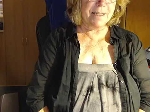 Snapshot of _sunshine__ chatting on February 14, 2026, 6:30 pm sunshine online show from February 14, 2026, 6:30 pm