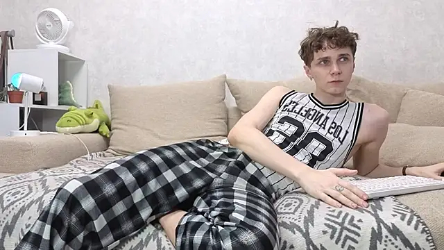 Snapshot of aqualidolly chatting on December 16, 2024, 5:38 am aqualidolly online show from December 16, 2024, 5:38 am