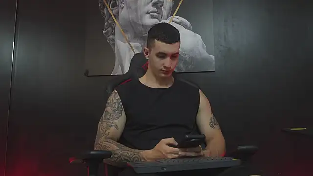 JacksonOlsenn online show from November 28, 2025, 8:31 pm