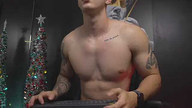 JacksonOlsenn online show from December 16, 2025, 8:46 pm