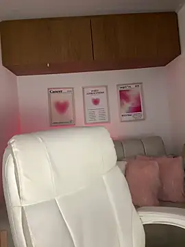 Snapshot of maddy_bronw_ chatting on November 11, 2025, 12:16 am maddy bronw online show from November 11, 2025, 12:16 am