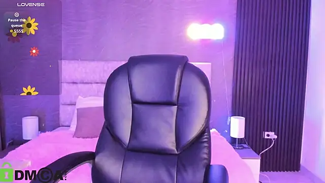 Snapshot of Cristal__adams chatting on November 6, 2025, 12:20 pm Cristal adams online show from November 6, 2025, 12:20 pm