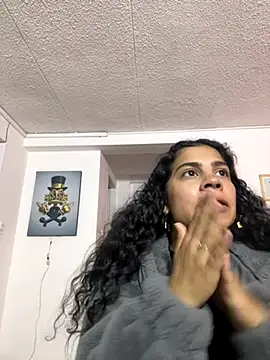 NINA 18 YEARS online show from November 25, 2025, 8:42 pm