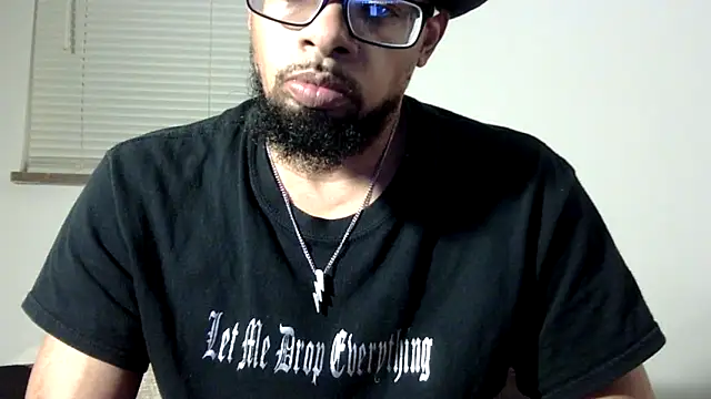 Snapshot of WhiskeyWood_DuhGOD chatting on October 13, 2025, 1:18 am WhiskeyWood DuhGOD online show from October 13, 2025, 1:18 am