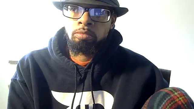 Snapshot of WhiskeyWood_DuhGOD chatting on November 18, 2025, 6:00 pm WhiskeyWood DuhGOD online show from November 18, 2025, 6:00 pm