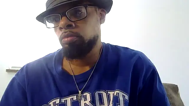 Snapshot of WhiskeyWood_DuhGOD chatting on October 21, 2025, 4:06 pm WhiskeyWood DuhGOD online show from October 21, 2025, 4:06 pm