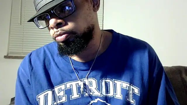 Snapshot of WhiskeyWood_DuhGOD chatting on October 15, 2025, 1:26 am WhiskeyWood DuhGOD online show from October 15, 2025, 1:26 am