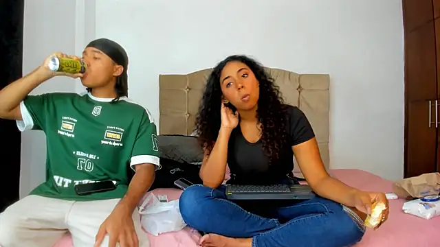 Snapshot of veronica_006 chatting on February 22, 2025, 5:13 pm veronica 006 online show from February 22, 2025, 5:13 pm