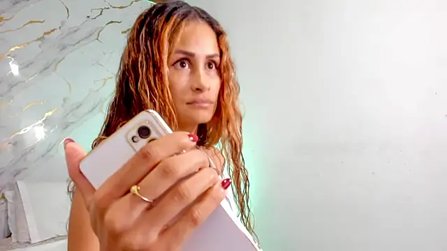 Snapshot of coralcarter1 chatting on November 21, 2025, 1:37 am coralcarter1 online show from November 21, 2025, 1:37 am