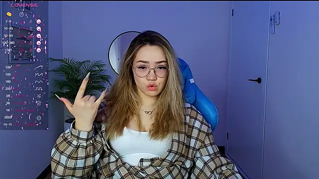 Evia r0se online show from February 5, 2025, 1:47 am