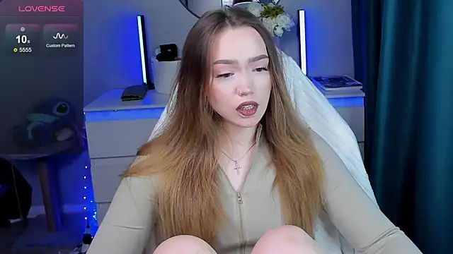 Evia r0se online show from October 24, 2025, 1:43 pm