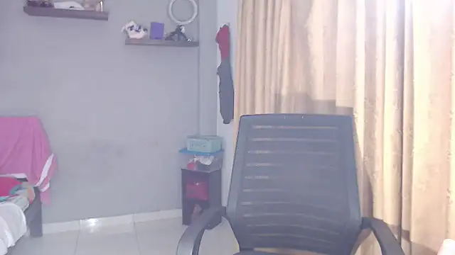 Snapshot of SusanLeroy chatting on October 30, 2025, 9:51 am SusanLeroy online show from October 30, 2025, 9:51 am