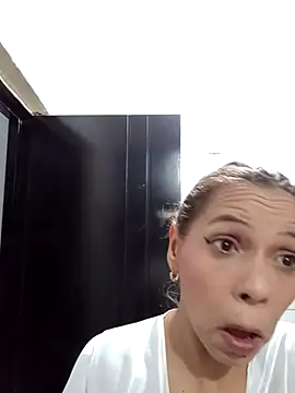 Snapshot of SusanLeroy chatting on March 22, 2025, 3:52 am SusanLeroy online show from March 22, 2025, 3:52 am