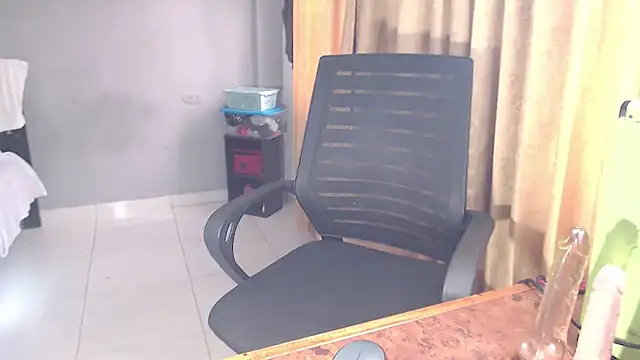 Snapshot of SusanLeroy chatting on October 28, 2025, 11:09 am SusanLeroy online show from October 28, 2025, 11:09 am