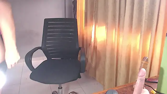 Snapshot of SusanLeroy chatting on October 30, 2025, 9:55 pm SusanLeroy online show from October 30, 2025, 9:55 pm