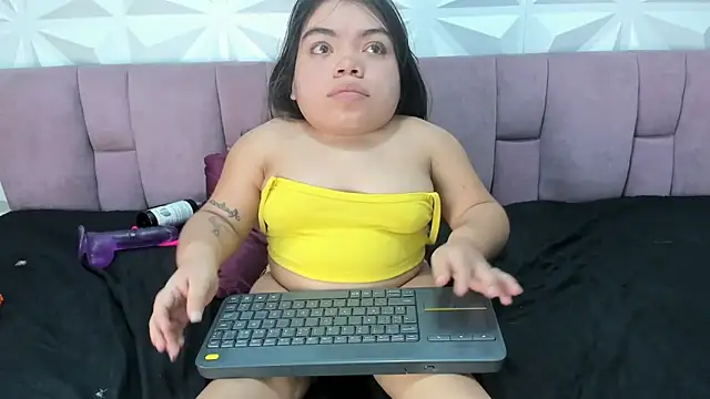 Snapshot of Michelle_Brooks chatting on January 15, 2025, 4:43 pm Michelle Brooks online show from January 15, 2025, 4:43 pm