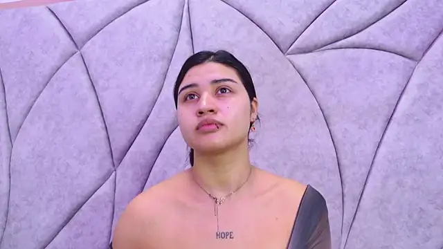 venusowen  online show from November 9, 2025, 11:14 am