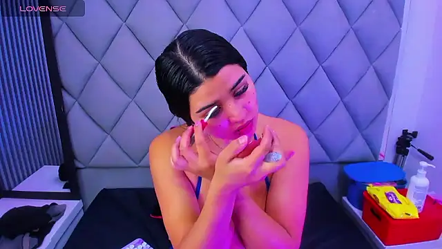 venusowen  online show from January 10, 2026, 1:50 pm