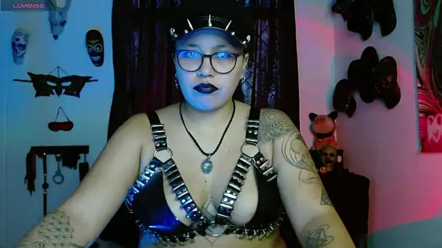 Snapshot of LilithSharon chatting on October 28, 2025, 7:02 pm LilithSharon online show from October 28, 2025, 7:02 pm