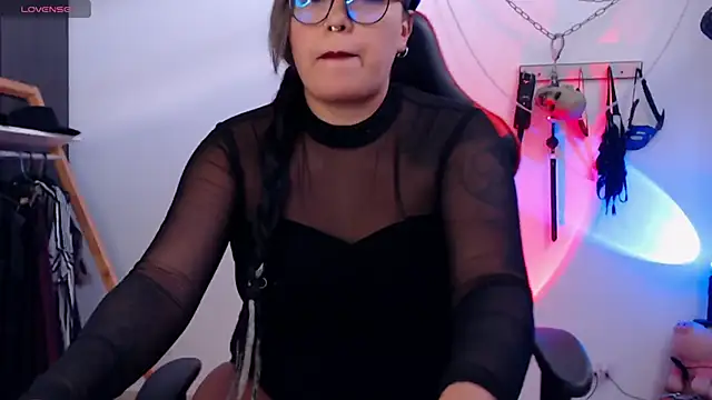 Snapshot of LilithSharon chatting on December 18, 2025, 6:56 pm LilithSharon online show from December 18, 2025, 6:56 pm