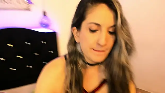 Snapshot of Vivi_tits chatting on January 31, 2025, 11:35 pm Vivi tits online show from January 31, 2025, 11:35 pm