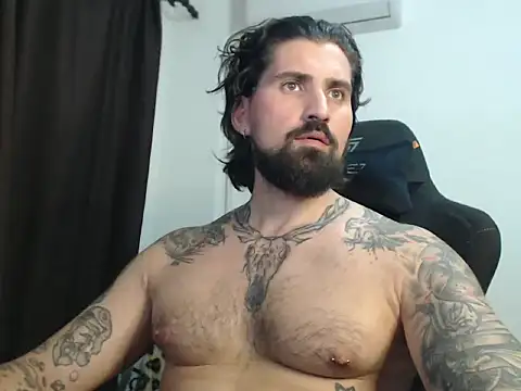 Snapshot of MateoHunk chatting on September 9, 2025, 5:44 pm MateoHunk online show from September 9, 2025, 5:44 pm