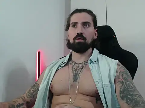 Snapshot of MateoHunk chatting on October 6, 2025, 1:45 pm MateoHunk online show from October 6, 2025, 1:45 pm