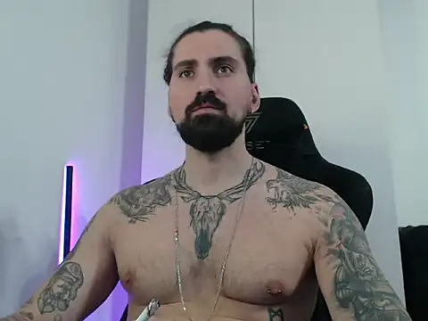 Snapshot of MateoHunk chatting on November 7, 2025, 11:48 am MateoHunk online show from November 7, 2025, 11:48 am