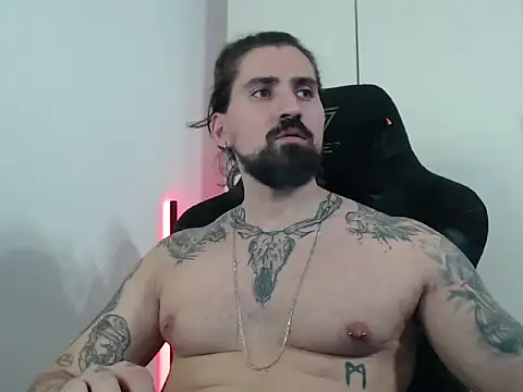Snapshot of MateoHunk chatting on September 30, 2025, 4:35 pm MateoHunk online show from September 30, 2025, 4:35 pm
