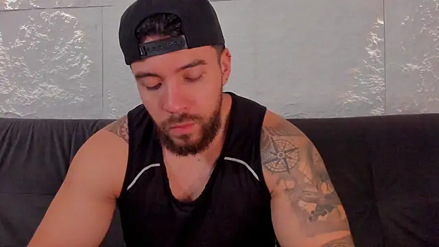 Snapshot of _dreammr1_ chatting on October 19, 2025, 6:32 pm dreammr1 online show from October 19, 2025, 6:32 pm