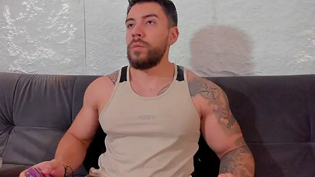 Snapshot of _dreammr1_ chatting on October 18, 2025, 7:49 pm dreammr1 online show from October 18, 2025, 7:49 pm