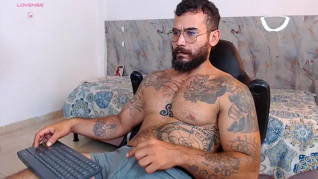 Snapshot of hanz_col chatting on December 5, 2025, 10:47 am hanz col online show from December 5, 2025, 10:47 am