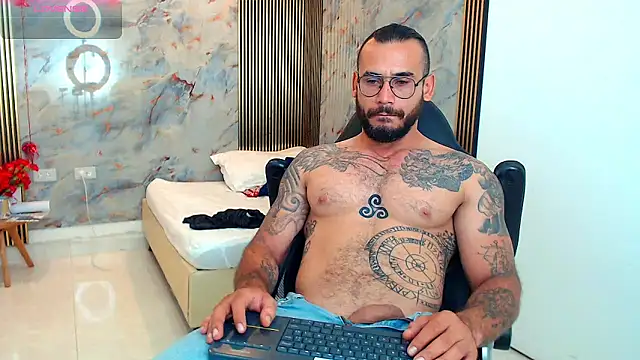 Snapshot of hanz_col chatting on February 9, 2025, 3:22 am hanz col online show from February 9, 2025, 3:22 am