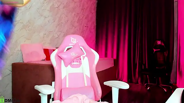 Kira yoon online show from October 22, 2025, 12:32 am