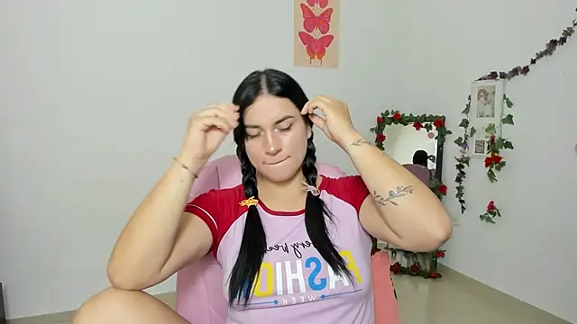 Snapshot of Emic_ chatting on November 20, 2025, 2:51 pm Emic online show from November 20, 2025, 2:51 pm