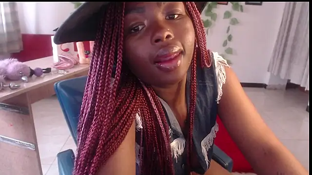 Snapshot of _Zooee chatting on October 26, 2025, 9:26 pm Zooee online show from October 26, 2025, 9:26 pm